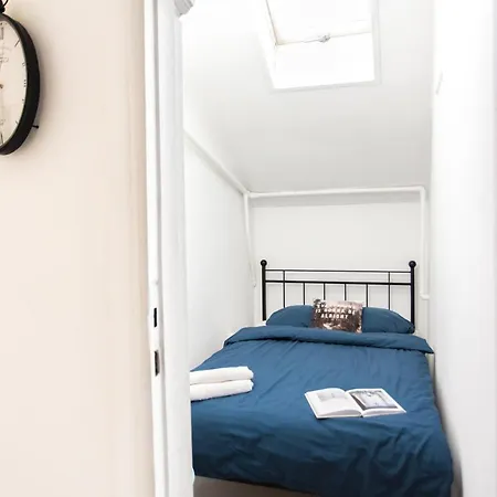 Apartment Center Retro Space