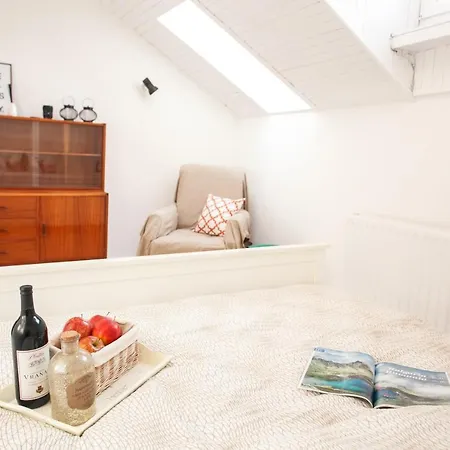 Apartment Center Retro Space